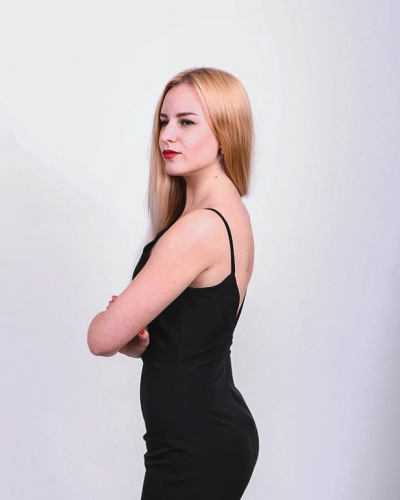 Alina aus Ukraine